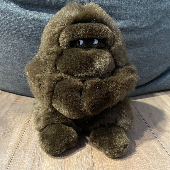 New Gorilla with Velcro Hands - Picture 1 of 9